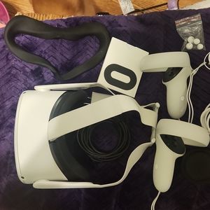 Oculus Quest 2 2021 128 GB VR headset with accessories
